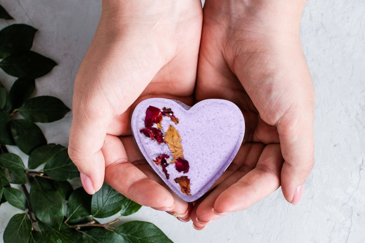Heart-Shaped Shower Steamers Gift Set – 5 Personalized Aromatherapy Steamers
