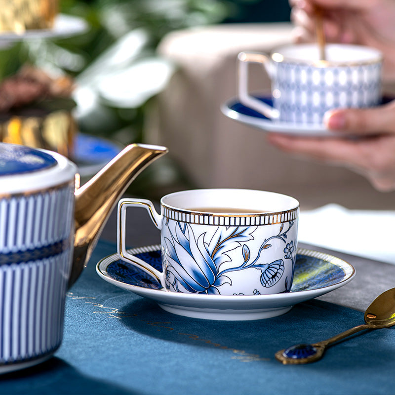 European-Style Elegant High-End Bone China Coffee Cup and Saucer Ceramic Gold Rim British Retro Style
