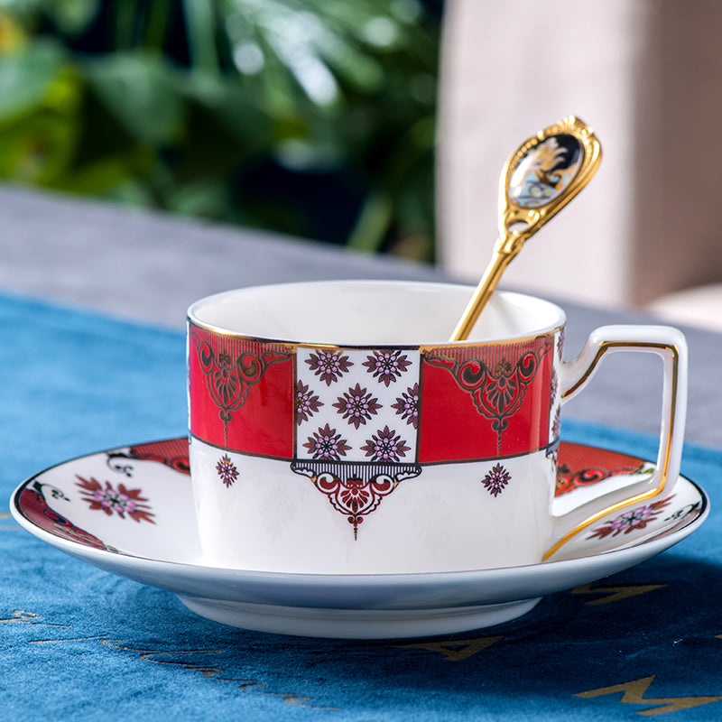 European-Style Elegant High-End Bone China Coffee Cup and Saucer Ceramic Gold Rim British Retro Style