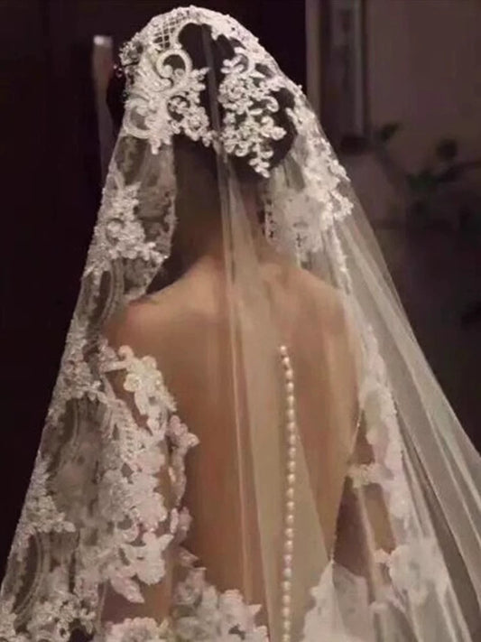 Luxury Long Large Trailing French Retro Lace Wedding Dress
