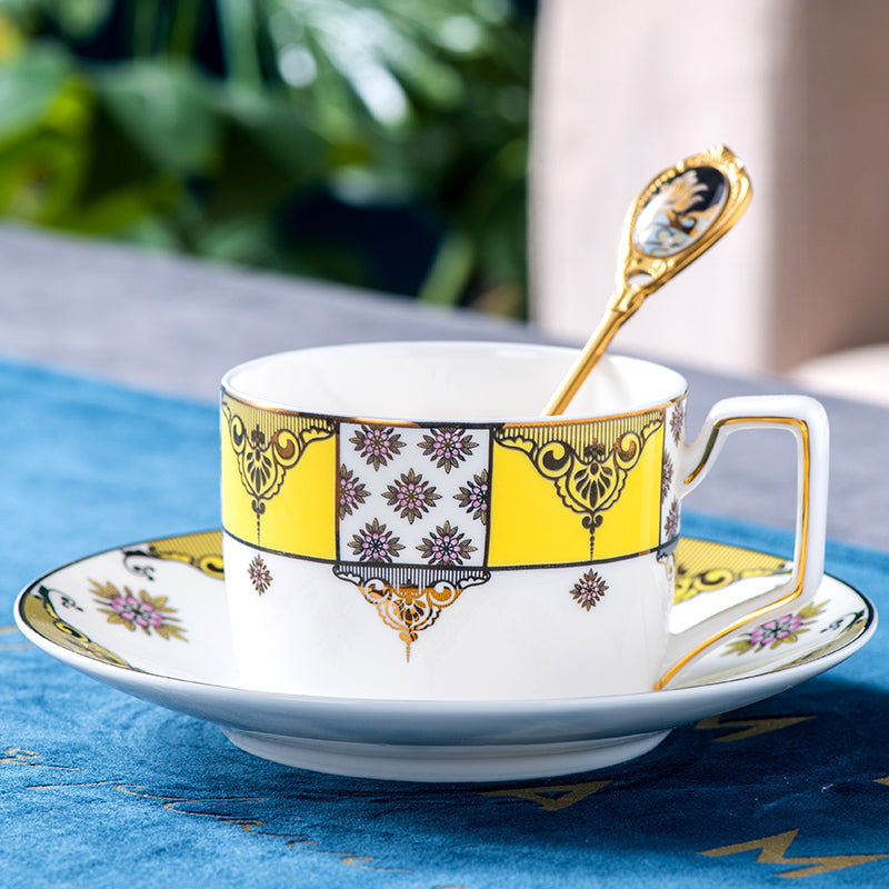 European-Style Elegant High-End Bone China Coffee Cup and Saucer Ceramic Gold Rim British Retro Style