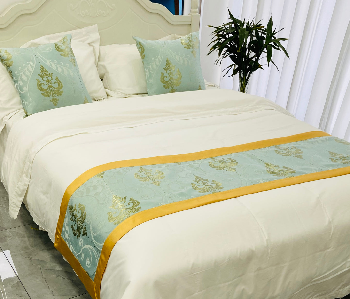 Luxury Hotel Room Removable and Washable Pillow Bed Cushion Cover & Bed Runners