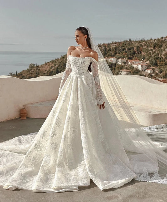 Customized Elegant Lace Princess Style Wedding Long Sleeve Gown Dress