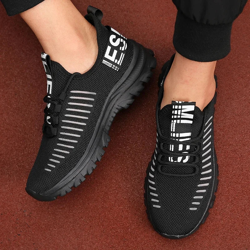 Fashionable Men's Sports Lightweight Breathable Fast Drying Mesh Non Slip Shoes