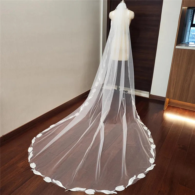 Tulip Floral Lace Wedding Veil with Comb Romantic Single Layer Bridal Veil with Beads