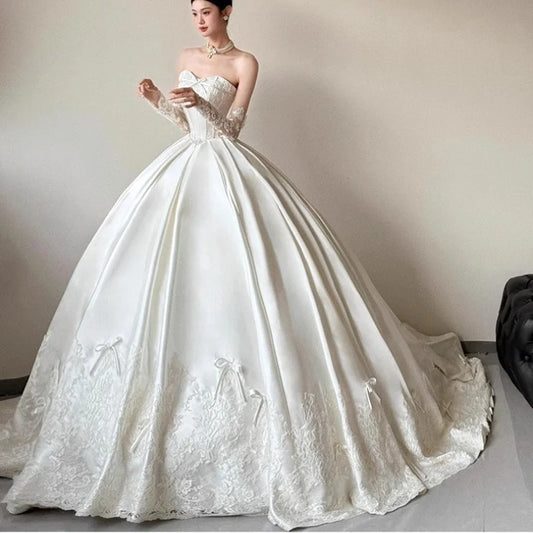 Customized Luxury Elegant Ivory Satin Bridal Gown Strapless Sleeveless Wedding Dresses