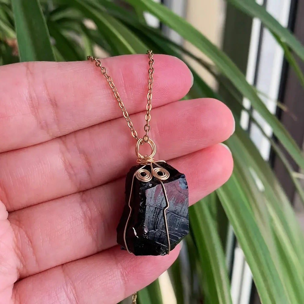 Natural Stone Pendant Necklace Small Rock Quartz Pendulum Amethysts Citrines Fluorite Pink Crystal Necklace for Women Healing