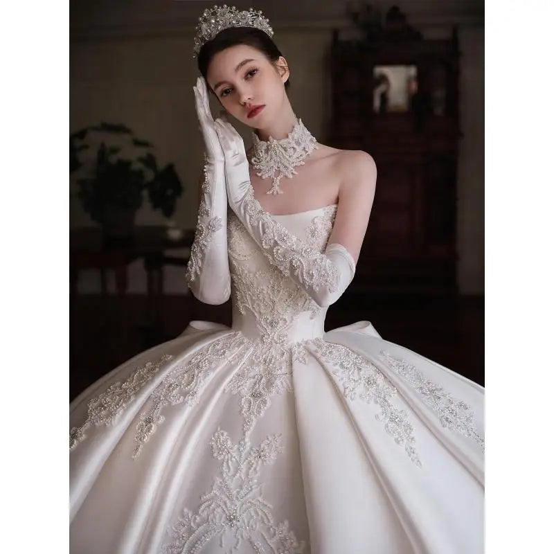 Strapless Luxurious Satin Wedding Bridal Dress Beaded Embroidery Trailing Customized