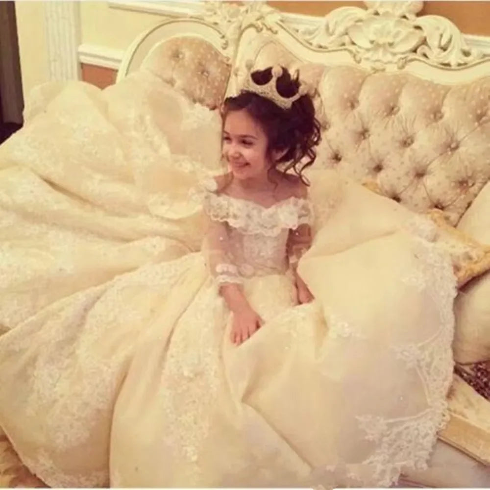 Elegant Toddler Full Sleeves Princes Gown Lace Flower Girl Dresses Sheer Flower Girl First Communion Princess Pageant