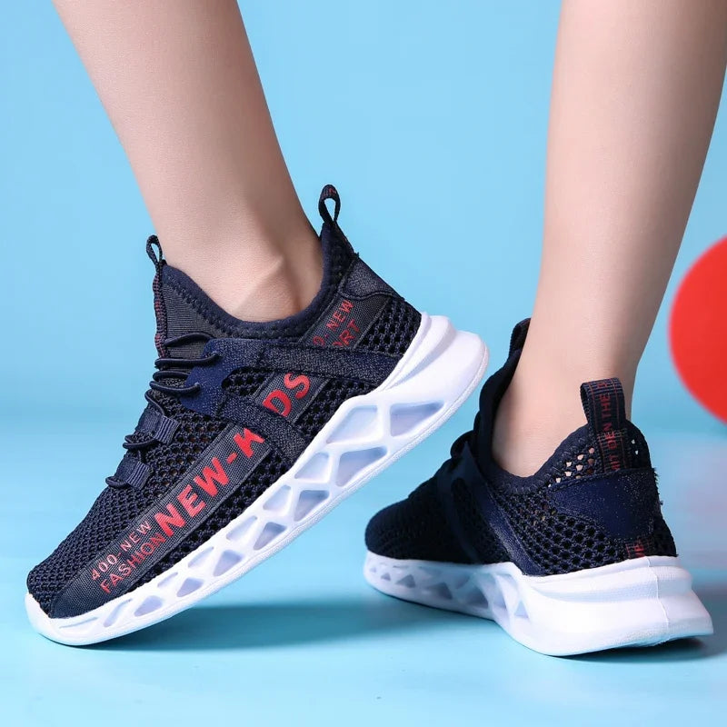 Girl or Boy Light Mesh Sumer Sneakers Shoes 4-6Yrs