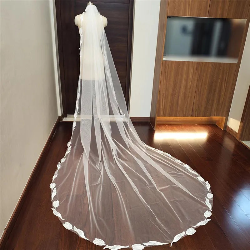 Tulip Floral Lace Wedding Veil with Comb Romantic Single Layer Bridal Veil with Beads