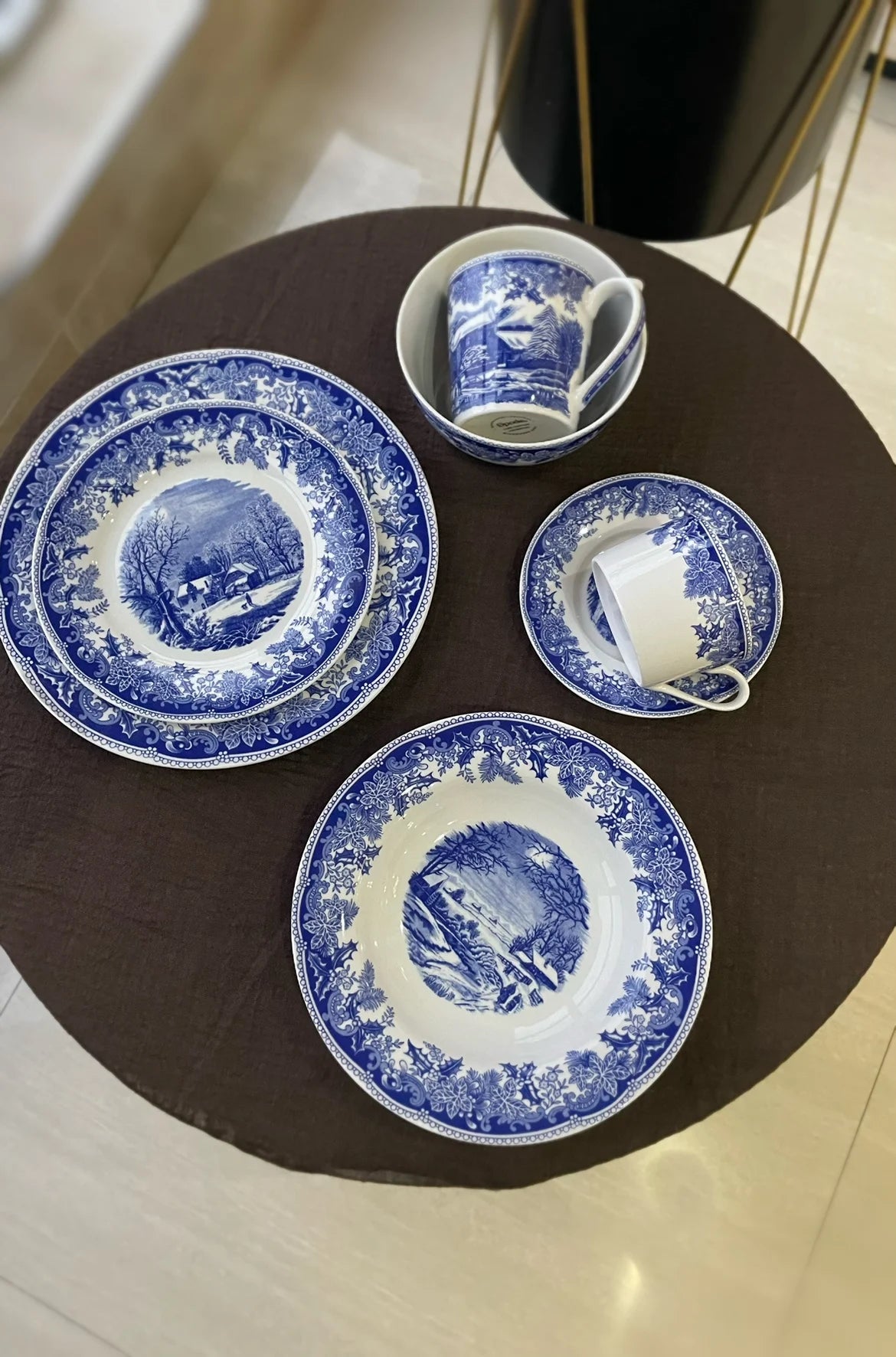 American country style winter snow scenery, glazed color steak, pasta, dinner plate, afternoon tea, coffee cup, plate