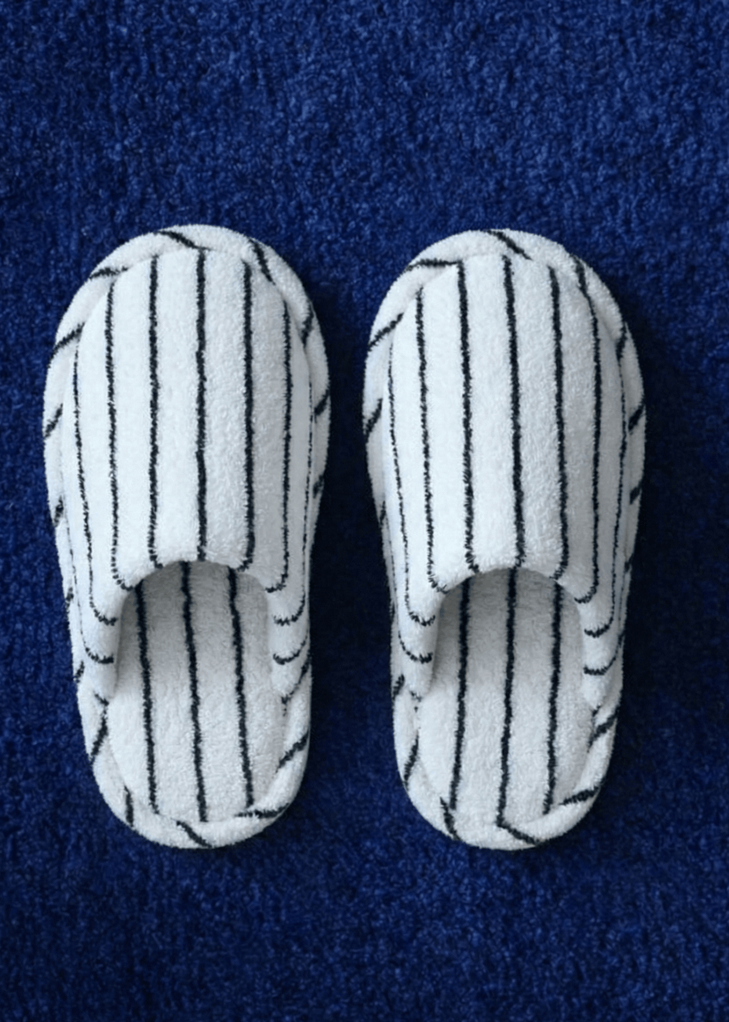 Thin Striped House Slippers / White
