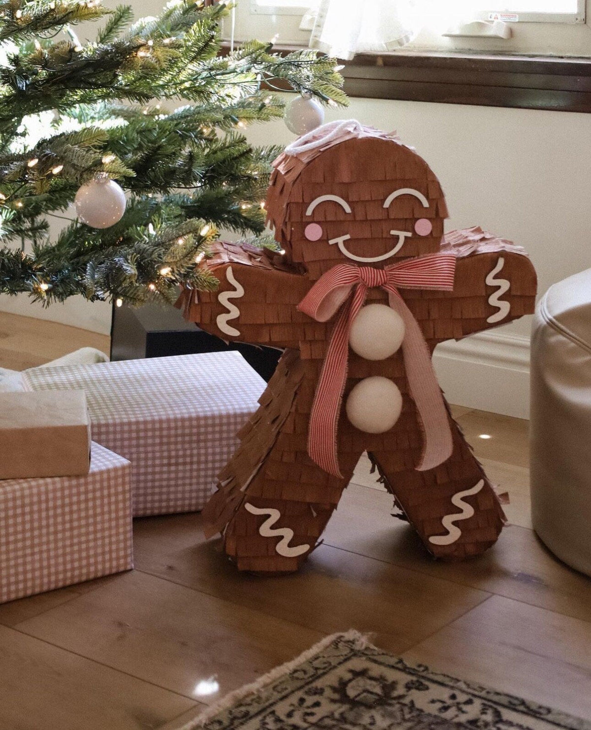 🍪 Gingerbread Man Piñata – Handmade Christmas Party Decoration & Candy Holder