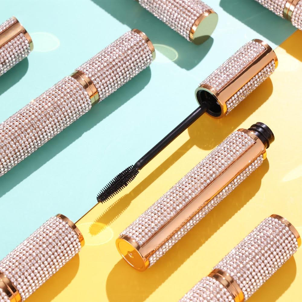 Mega Volume Vegan Mascara – Smudge-Proof with Handmade Diamond Case