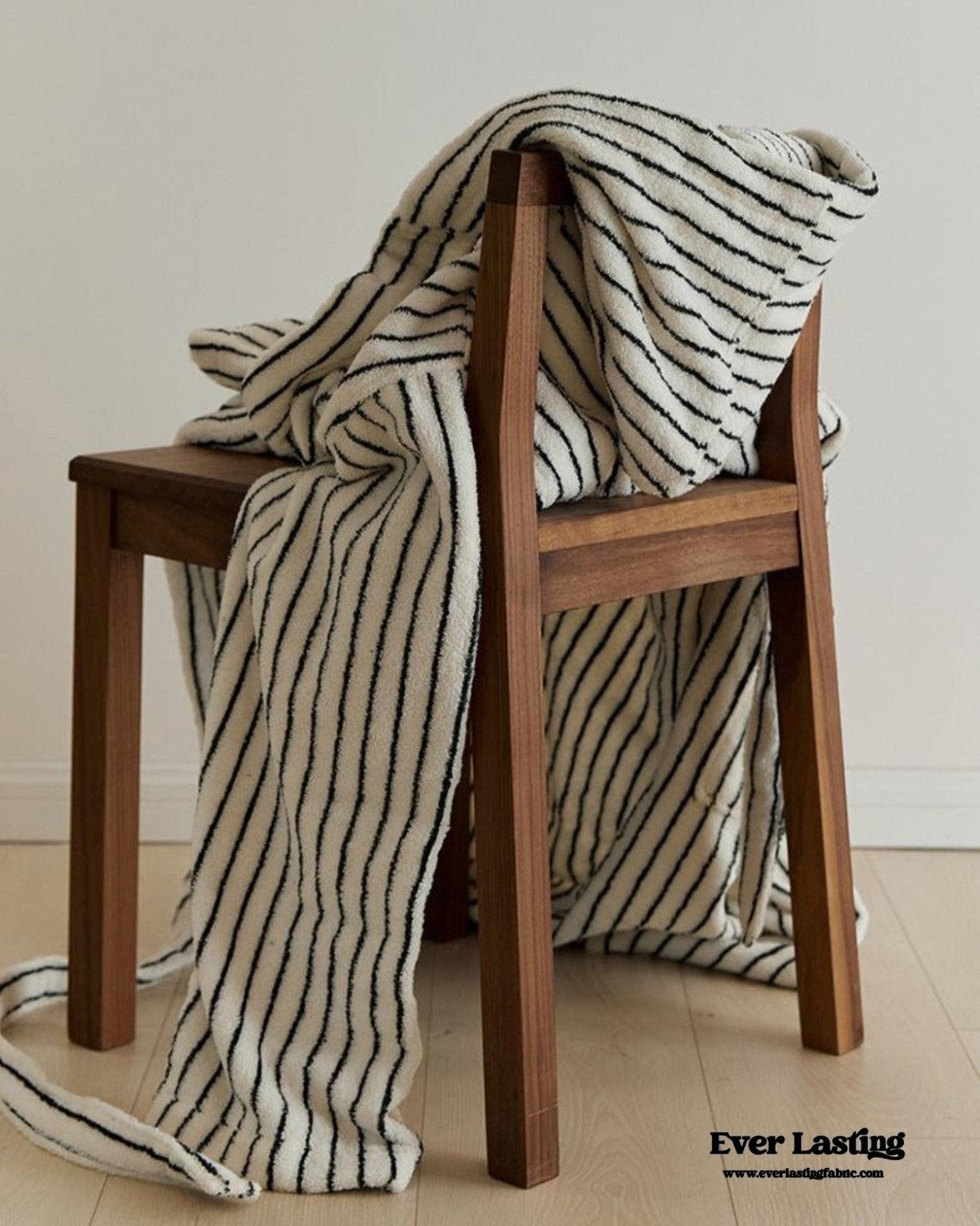 Minimalist Thin Striped Hooded Bathrobe