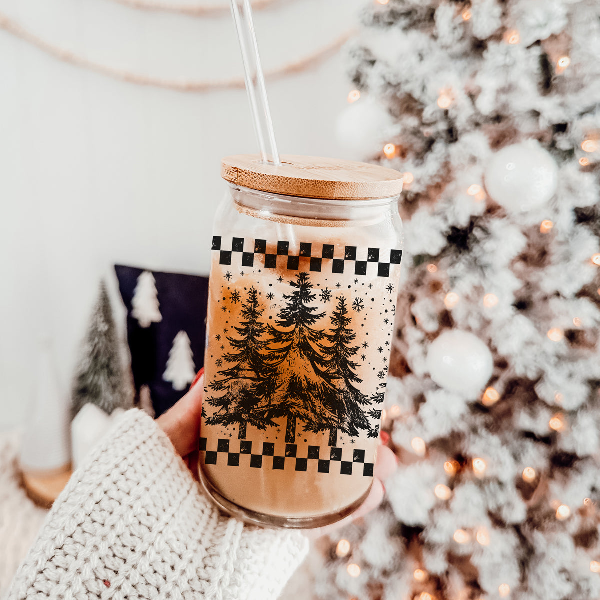 Retro Christmas Tree 17oz