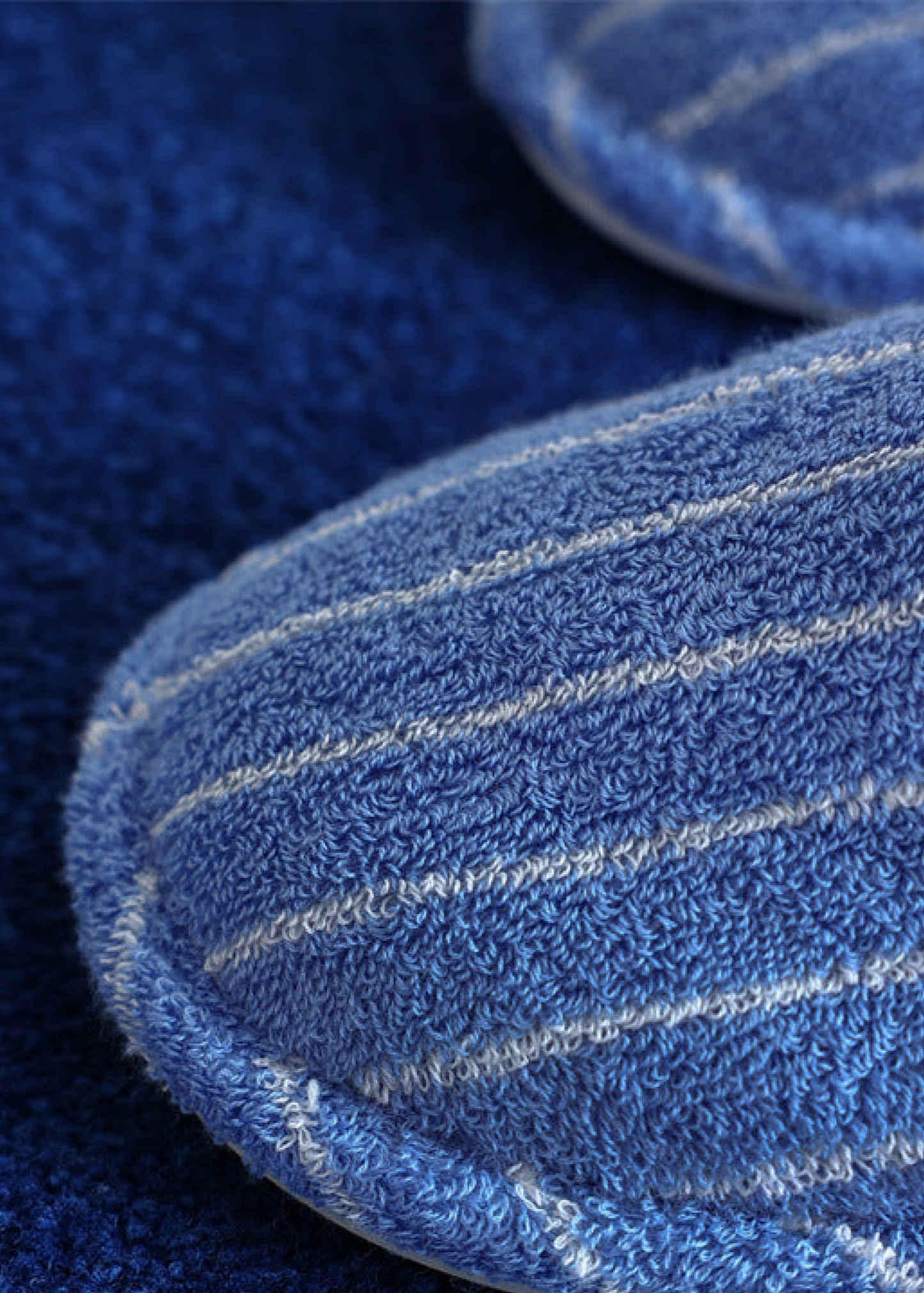 Thin Striped House Slippers / White