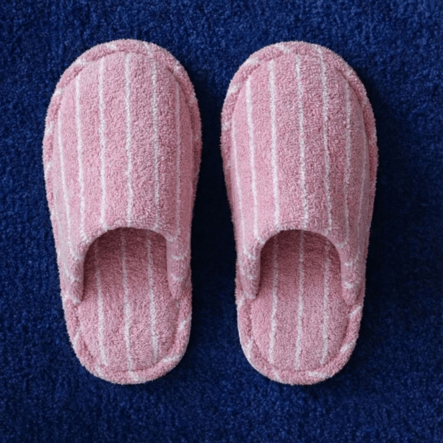 Thin Striped House Slippers / White